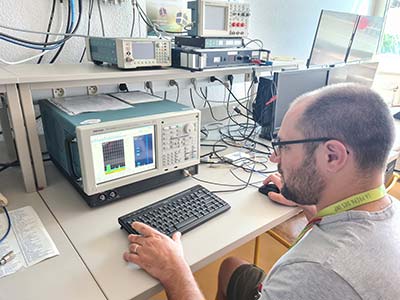Engineer at Bordeaux INP using RSA5000B