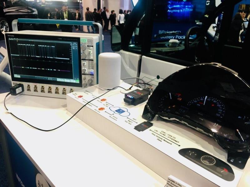 CAN Serial Communications bus on an instrument cluster, with a Tektronix 5 Series MSO Mixed Signal Oscilloscope