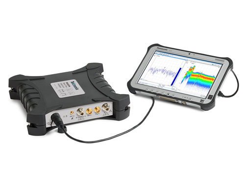 rsa500 spectrum analyzer connected to a small monitor
